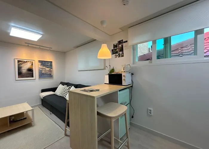 3 Minutes From Station Hotel-style 3 3 Bathrooms 5 Beds Ktx Arex