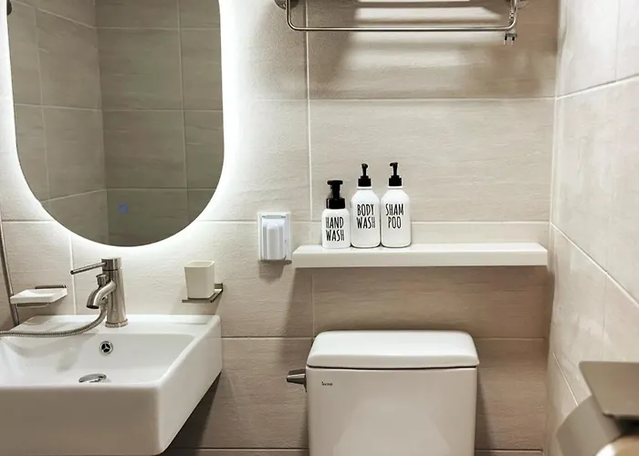 3 Minutes From Station Hotel-style 3 3 Bathrooms 5 Beds Ktx Arex